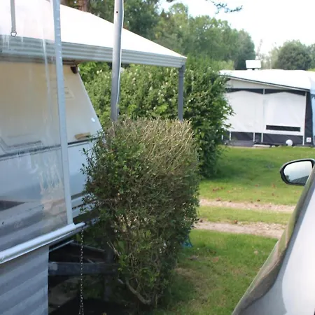 Hundecamping Fehmarn Wulfener Hals キャンプ場 *