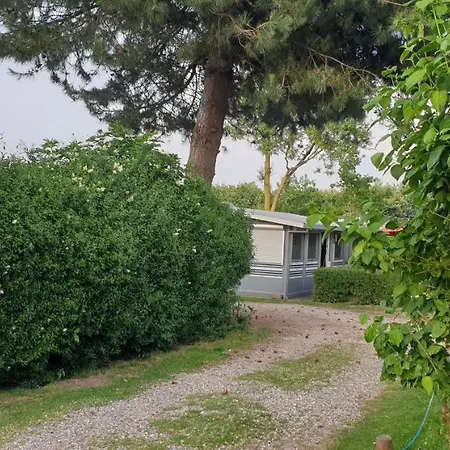 Hundecamping Fehmarn Wulfener Hals キャンプ場 *